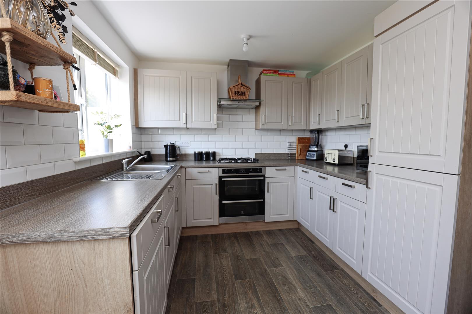 7 Plasnewydd Walk, Llantwit Major, Vale of Glamorgan, CF61 2YW